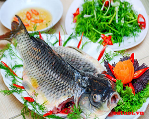Cá chép giòn ăn với rau gì thì ngon và cách chế biến
